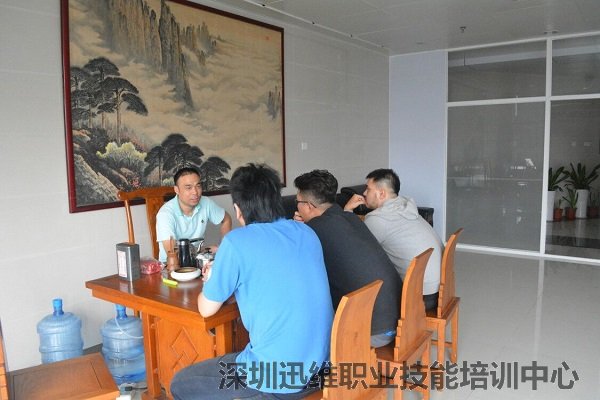 台湾学员来迅维实地洽谈迅维快修连锁加盟事宜