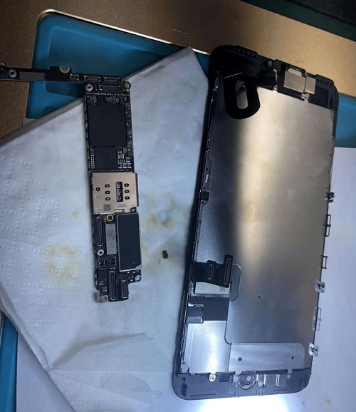 iPhone7 Plus重摔手机开不了机维修