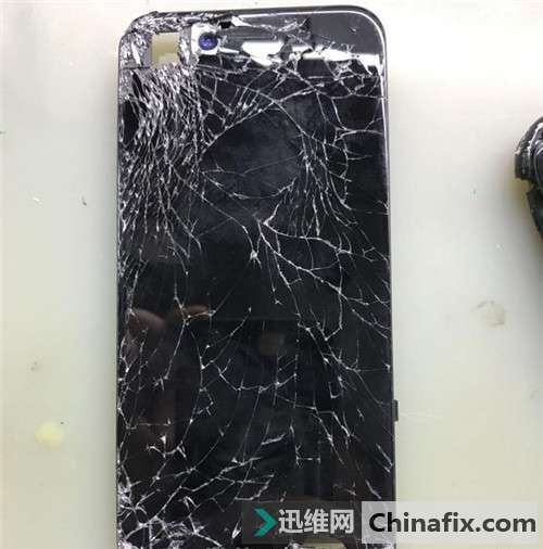 iPhone7手机重摔致多故障维修过程