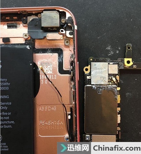 iPhone6S 进水不开机故障维修一例