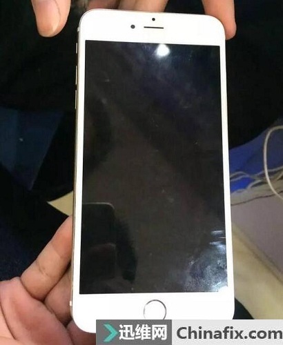 iPhone6 Plus开机大电流 无显示维修案例