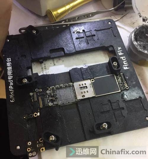 iPhone6S扩容后频繁死机重启 手机 无法开机维修