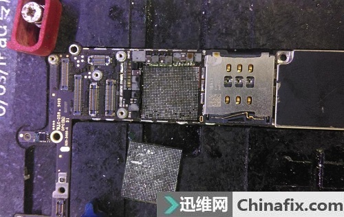 iPhone6开机满屏英文 手机无法开机故障维修