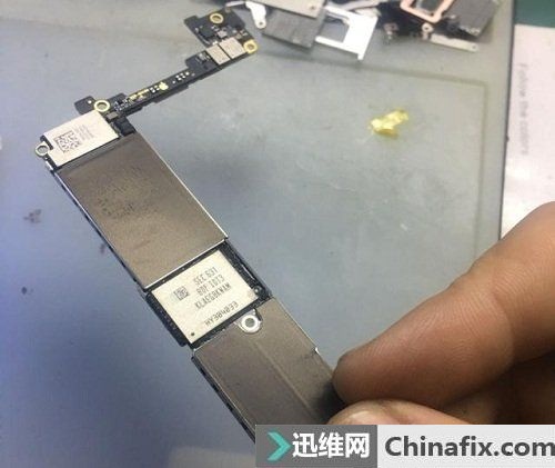 iPhone 7手机 开不了机故障维修