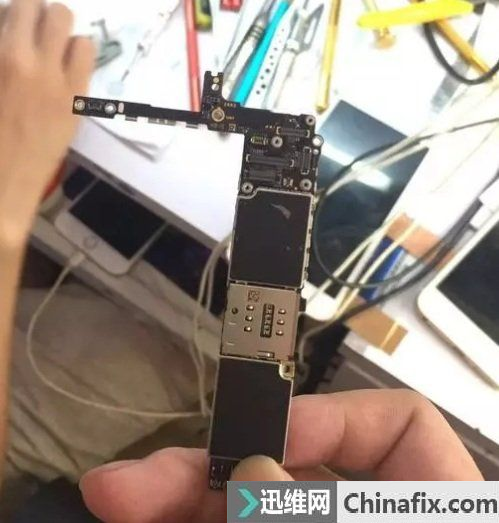 iPhone6s Plus手机 待机死机 黑屏无唤醒故障维修