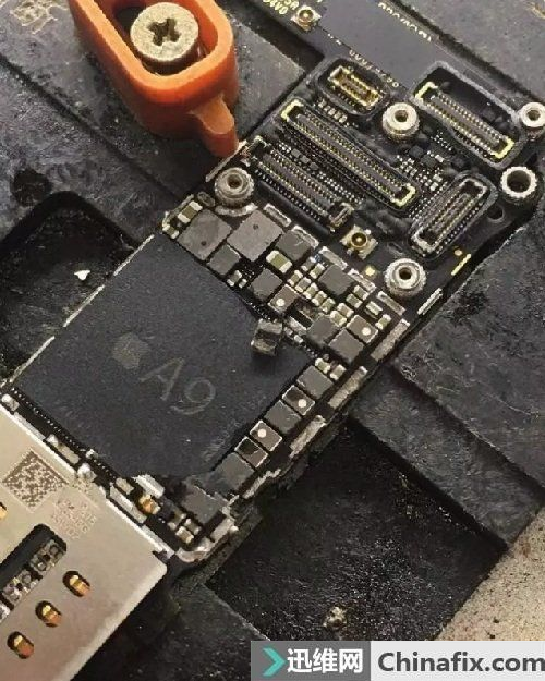 iPhone6s Plus手机 待机死机 黑屏无唤醒故障维修
