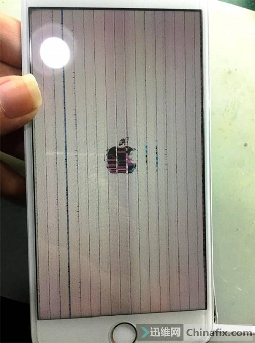 iPhone 7 Plus手机开机花屏故障维修案例