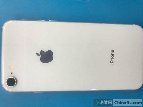 iPhone 8手机不开机，修好又返修不充故障维修