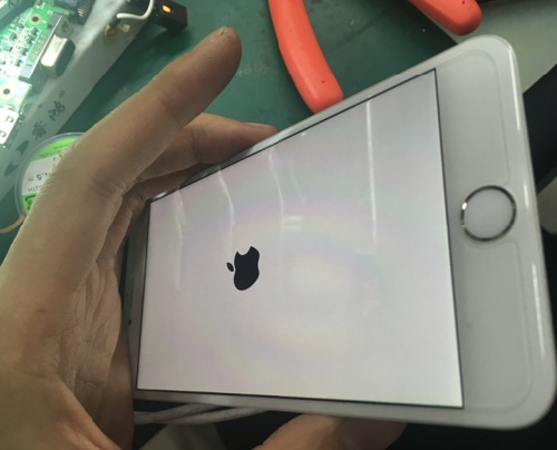 重摔iPhone6P手机开不开机维修  图11