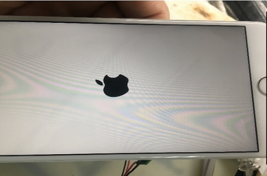 iPhone 6S Plus手机进水开不了机维修 图3
