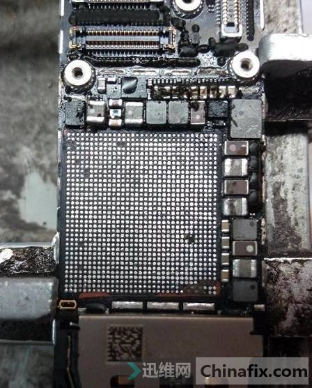 iPhone6摔虚焊CPU 循环重启故障维修