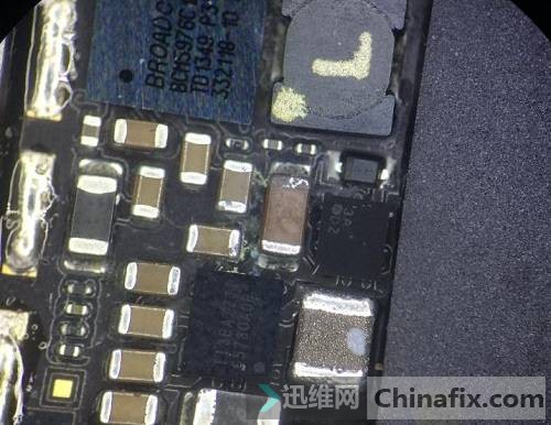 iPhone5S 开机不显示故障维修